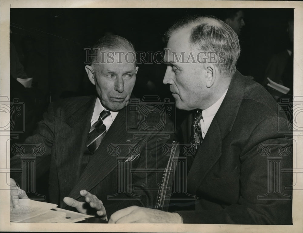 1946 Press Photo Wash DC Lt Gen Walter Short Pearl Harbor witness &amp; S Richardson - Historic Images