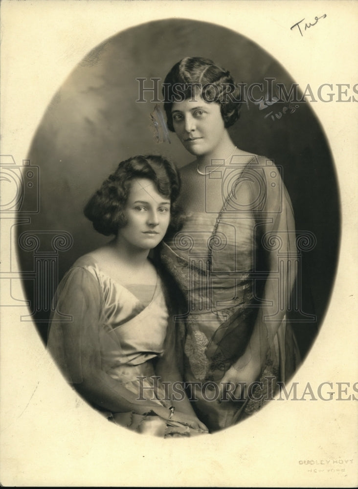 1920 Press Photo Mrs. J.A.H Hopkins and daughter, Marion - Historic Images