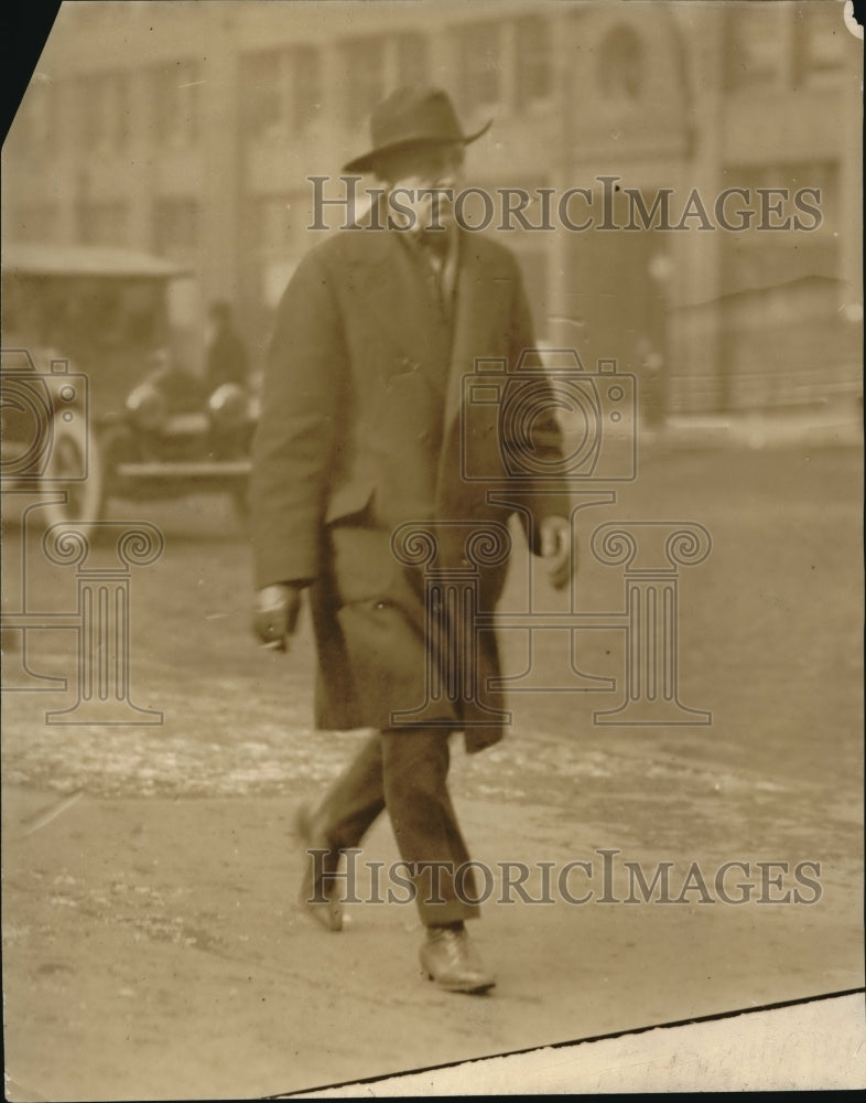 1910 Press Photo Myron Shattwek charged with manslaughter of Alice Marshall - Historic Images