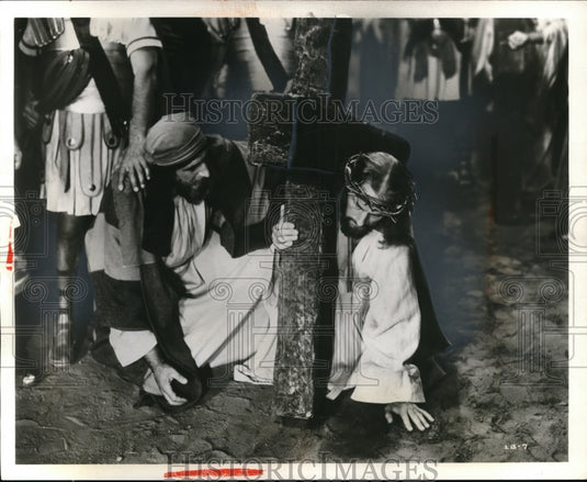 1955 Press Photo "This is The Life" castor scene of play - Historic Images
