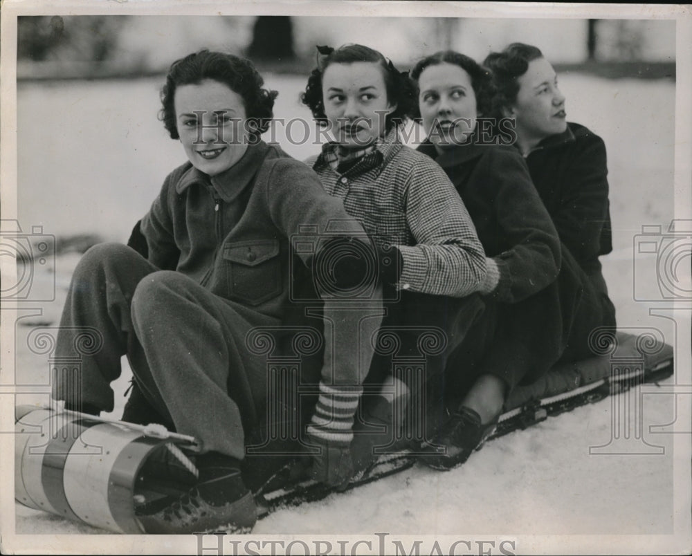 1937 Press Photo Helen McDonough, Dot Welch & Joan Redfield sledding at St Paul - Historic Images
