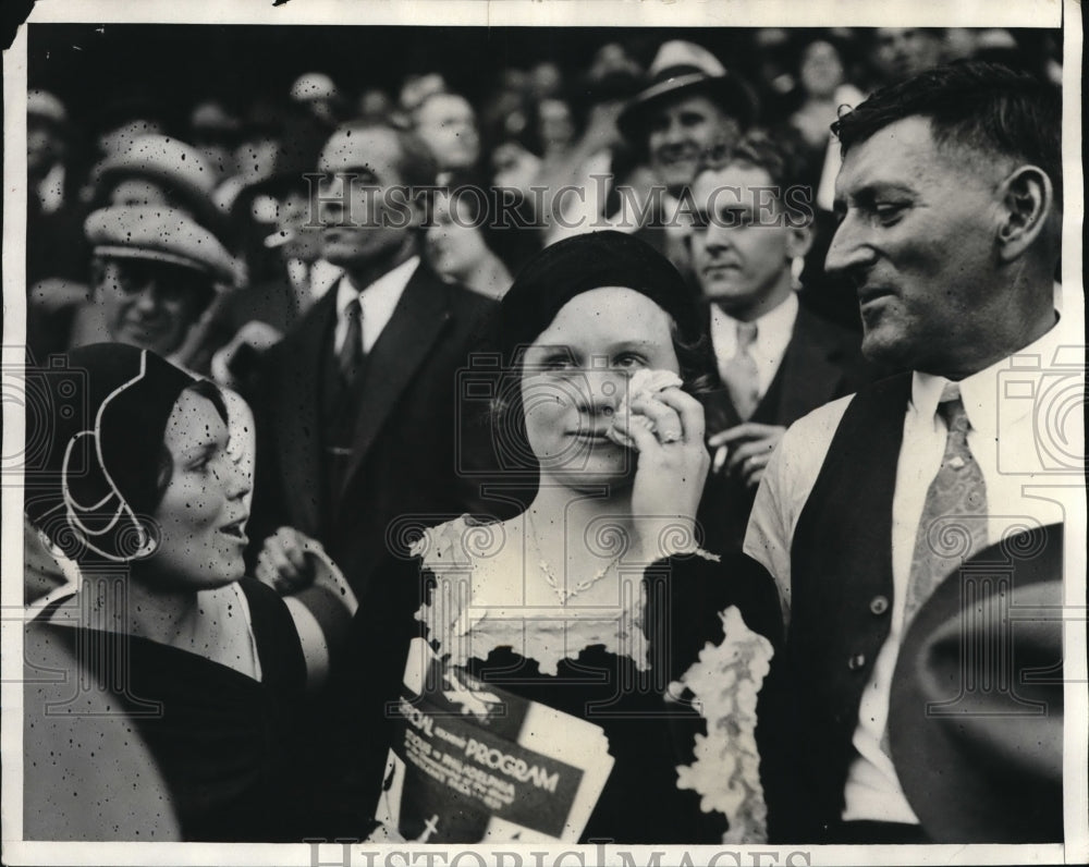 1931 Press Photo Mrs Martin weeos after St Louis Cardinals made the new champion - Historic Images