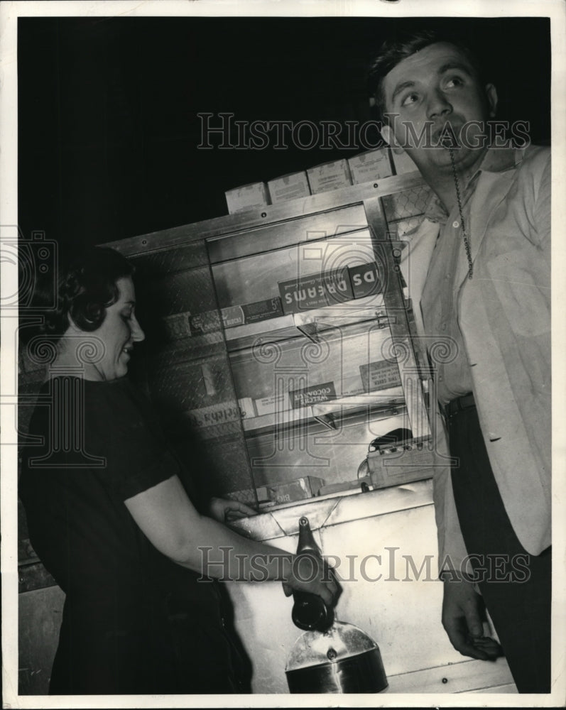 1941 Press Photo Rolling Cafeterias at East Pittsburgh Works of Westinghouse pnt - Historic Images