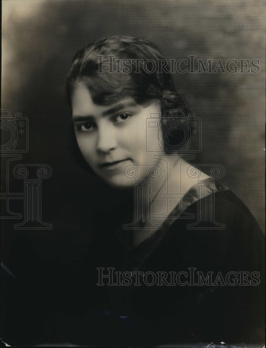 1922 Press Photo Agnes Claffy Niece of Soldier Insurance Award by Neterer - Historic Images