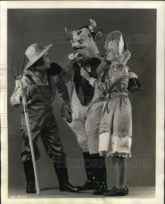 1939 Press Photo Costumes Made of Rubbert from Firestone at Akron's Annual Ball - Historic Images