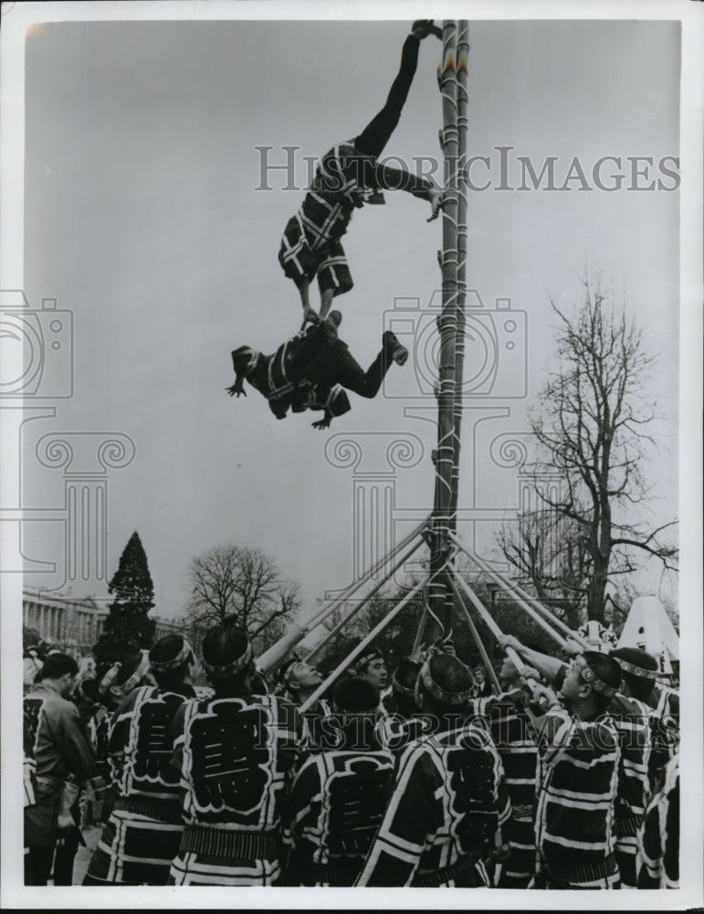 1976 Press Photo Japanese Volunteer Firefighters in hook and ladder drill - Historic Images