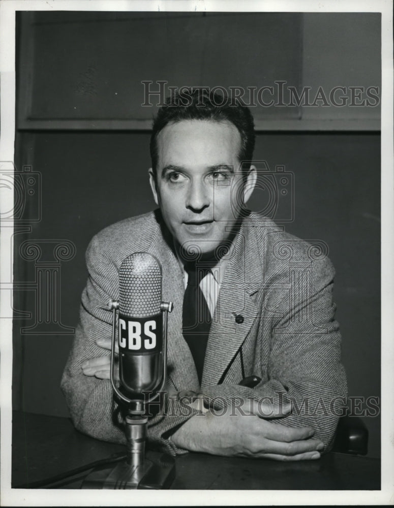 1953 Press Photo James Fassett director of music for CBS Radio - Historic Images