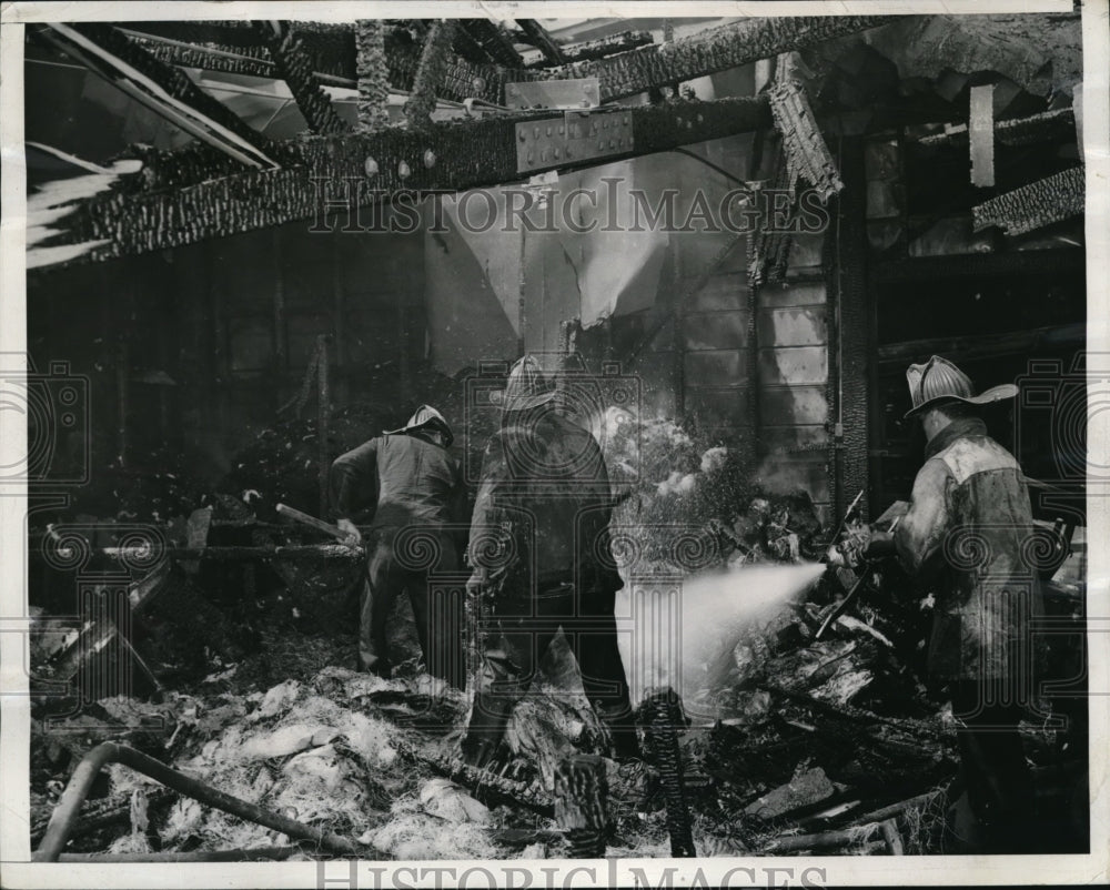 1940 Press Photo Fire Damage to Progress Upholstering Company - Historic Images