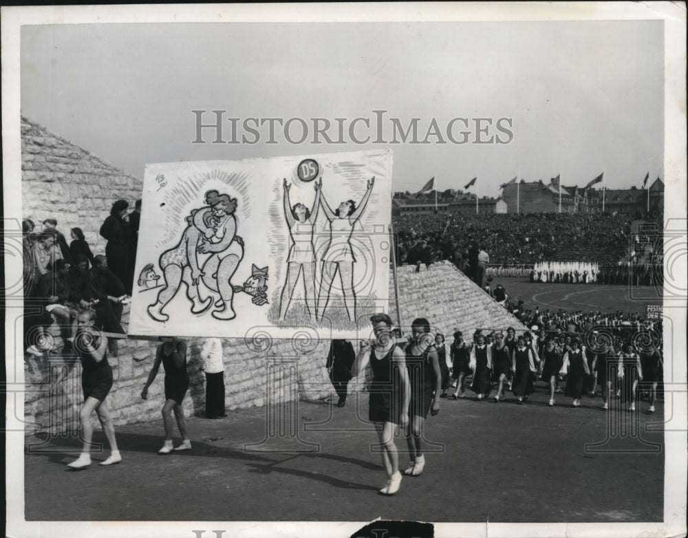 1950 Press Photo Communist Youth Rally at Walter Ulbricht Stadium Berlin - Historic Images