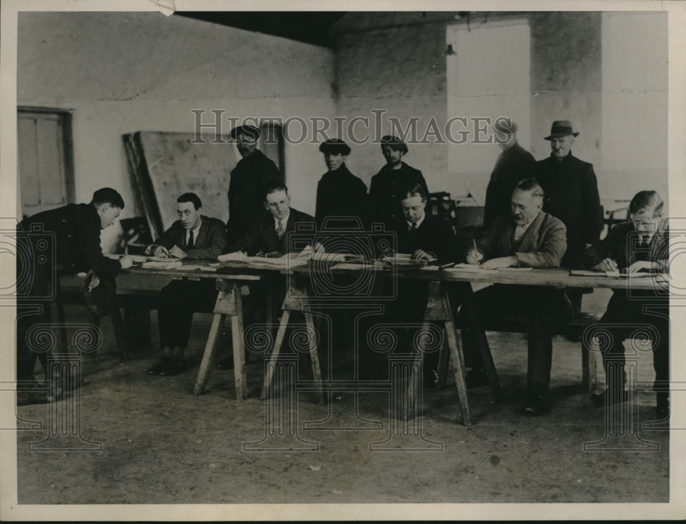 1931 The unemployed a the the signing of important documents-Historic Images