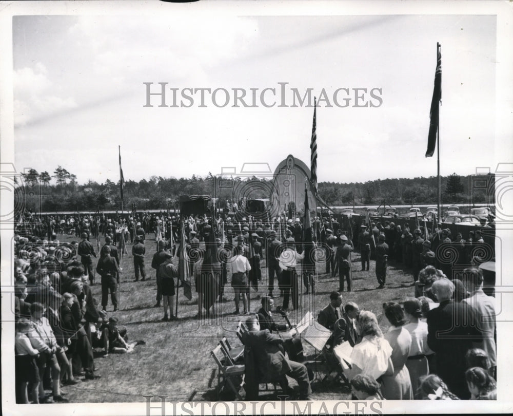 1951 Press Photo U.S. Military and German Civilian joined Catholic Rally - Historic Images