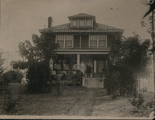 1922 Press Photo Seng suit Woodfill's home at 7th Thomas Ky - Historic Images