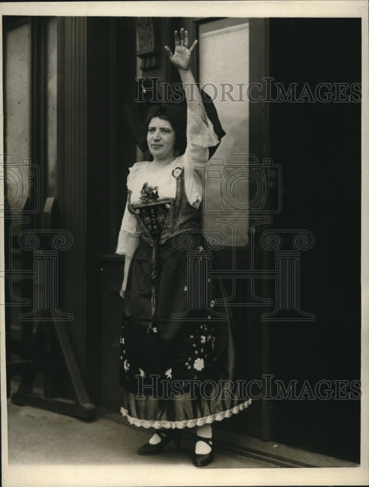 1923 Press Photo Mlle Marie Vequelle wave to French Liner on Bastile Day - Historic Images