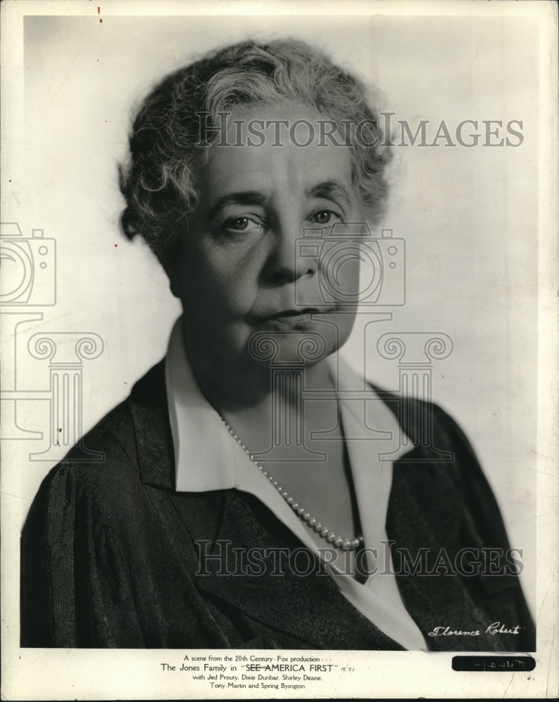 1936 Press Photo Mrs Florence Roberts in See America First - Historic Images