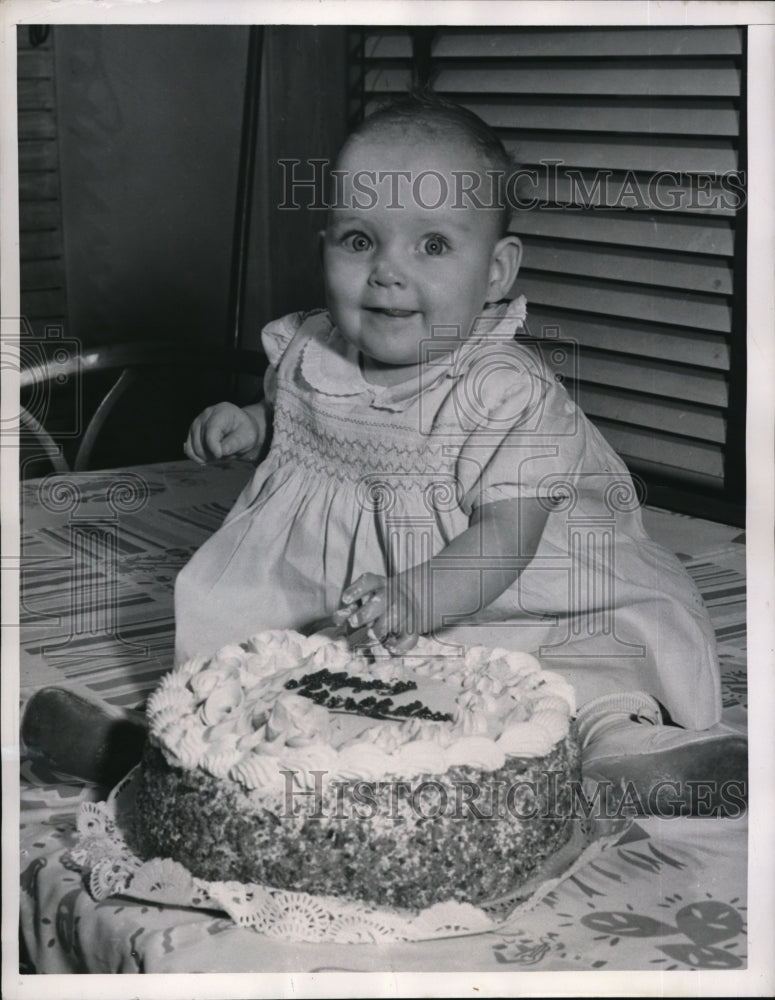 1949 Press Photo One of tiniest surviving babies ever born, Candice Korvel - Historic Images