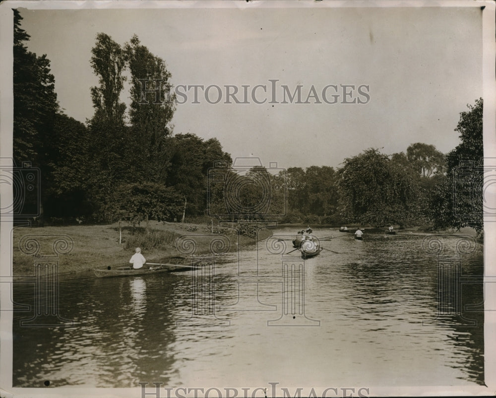 1930 Scene on the lake in Regent&#39;s Park - Historic Images