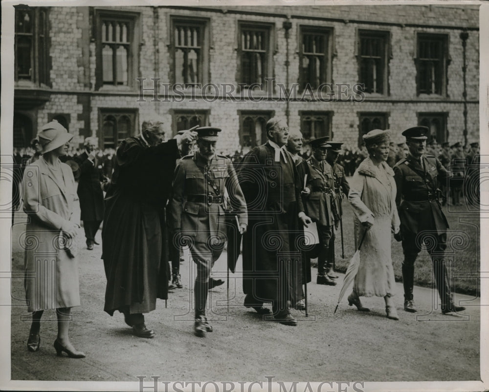1930 King and Queen with Princess Mary & Headmaster of Eton College-Historic Images
