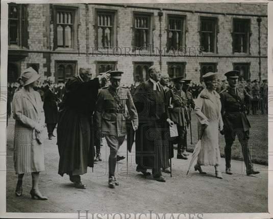 1930 King and Queen with Princess Mary & Headmaster of Eton College-Historic Images