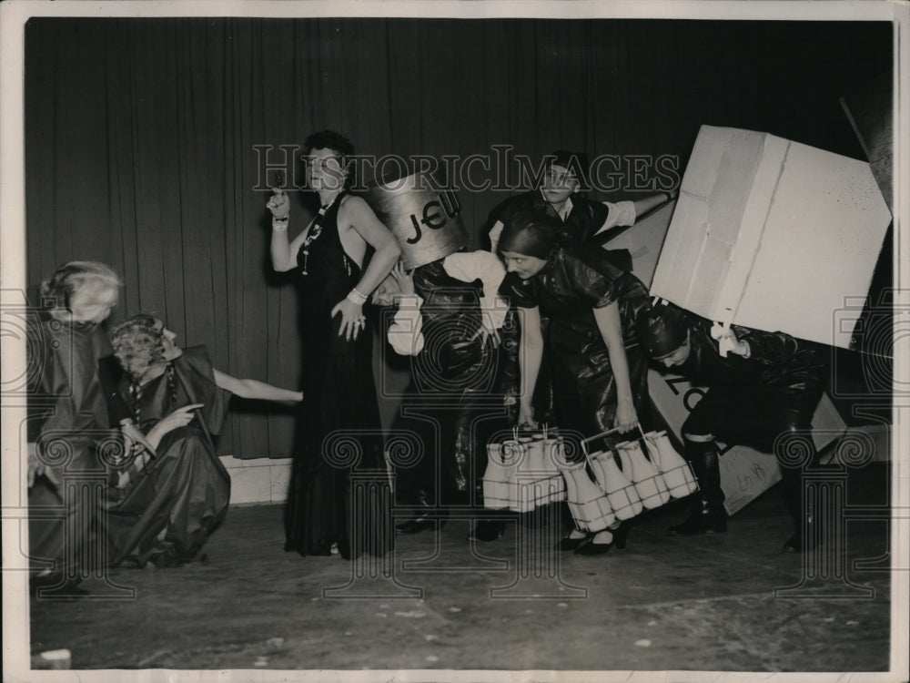 1937 Press Photo Women&#39;s National Press Club stunt party skit in Washington DC - Historic Images