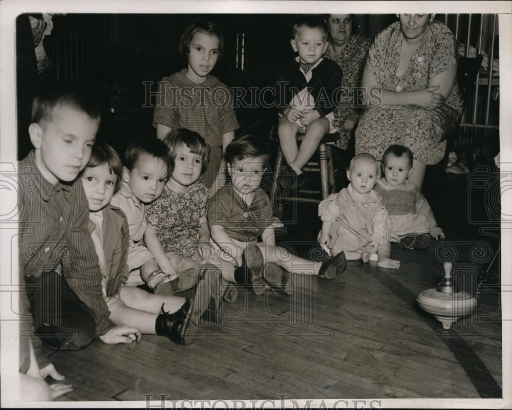 1938 Press Photo Hurricane refugees at Springfield Mass shelter - Historic Images