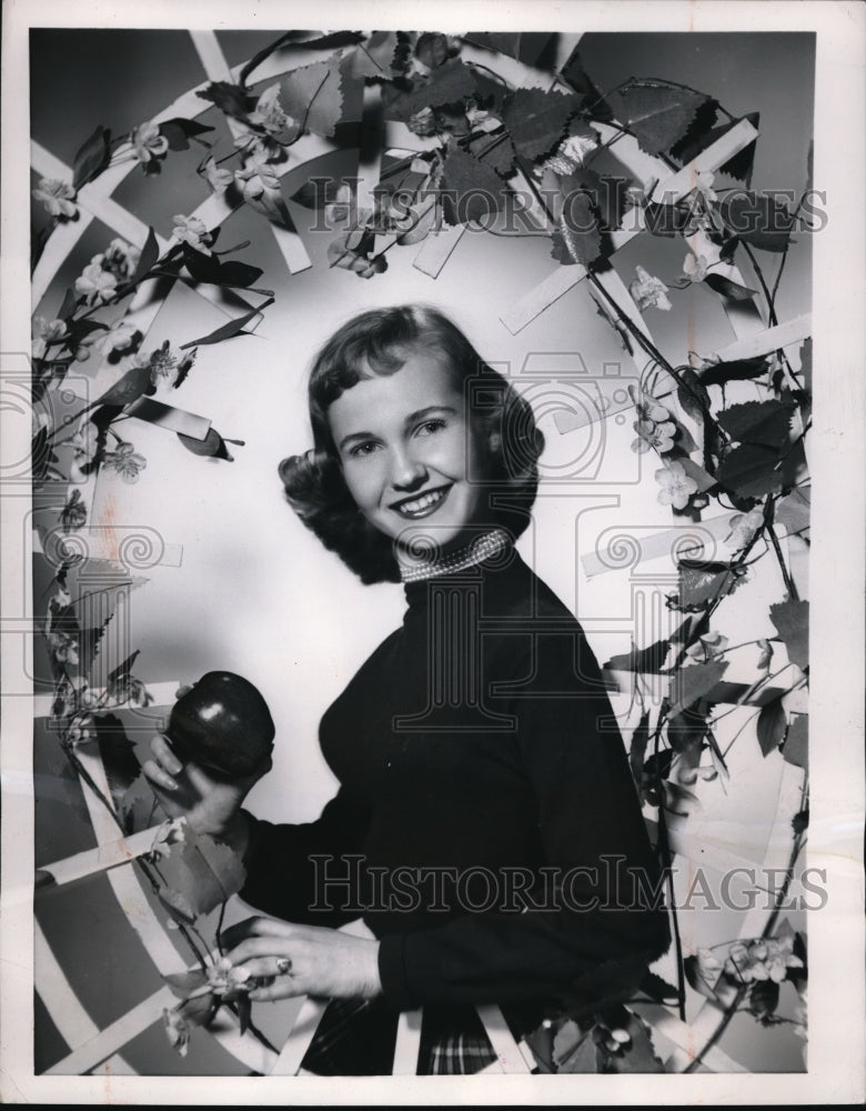 1954 Press Photo Carol Lee Jessup, Queen of Apple Blossom Festival in Washington - Historic Images