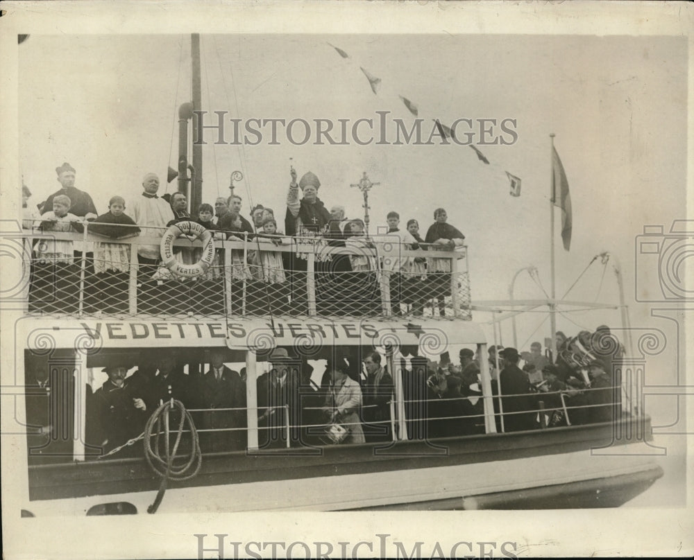 1929 Press Photo Cardinal Charost blessing the little fishing boast-Historic Images