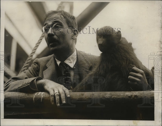 1901 Dr. William M. Mann w/ 2,000 animals and birds-Historic Images
