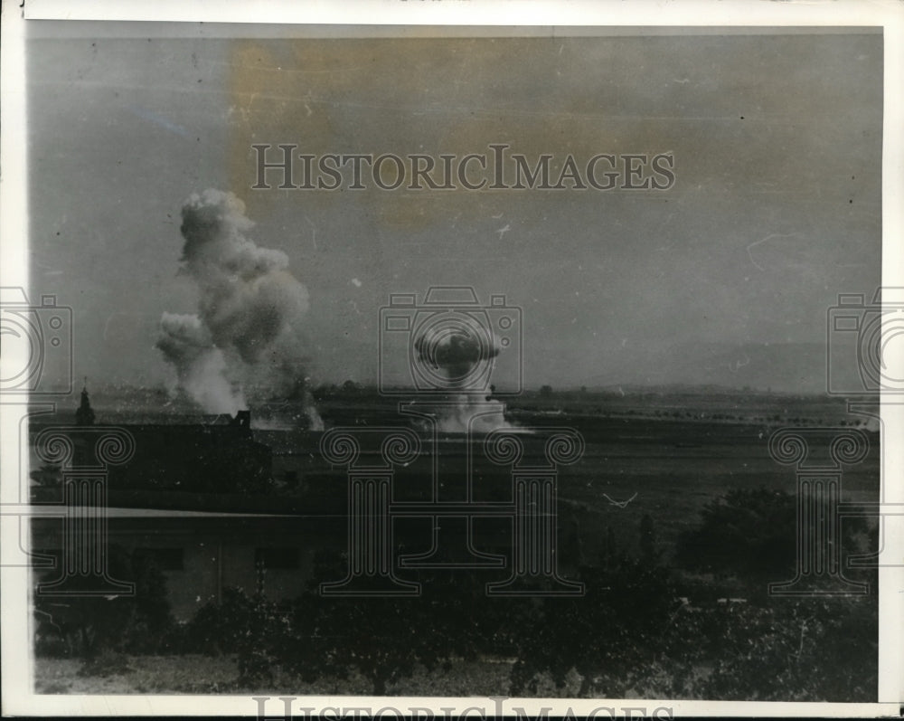 1943 U.S Naval Gunfire at Gele Sicily against Thirty German Tanks-Historic Images