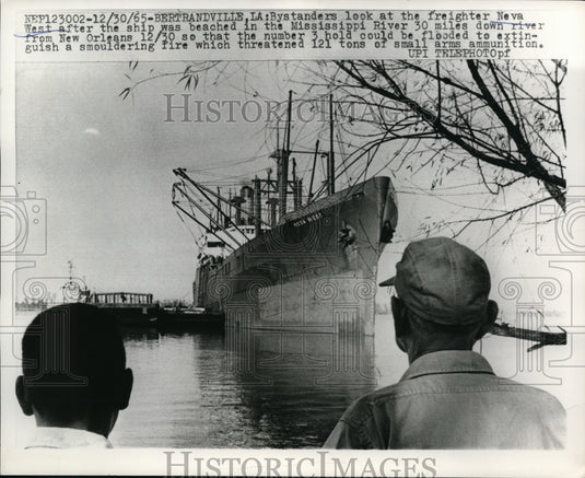 1965 Press Photo Bertrandville La. Nova West beached in Mississippi River - Historic Images