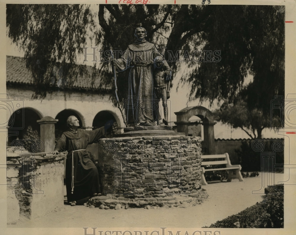 1926 Press Photo LA Calif San Fernando mission & RD McLean - Historic Images