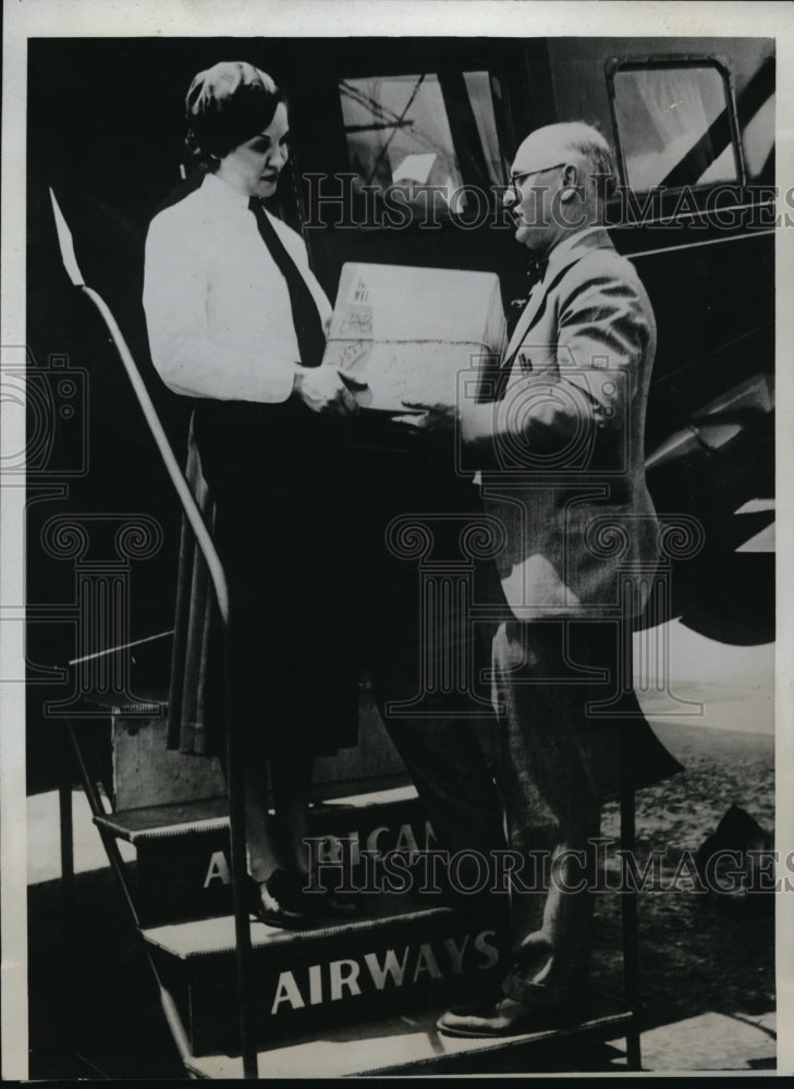 1934 Press Photo Dr. E.A. Schlageter &amp; Stewardess Nina Bell - Historic Images