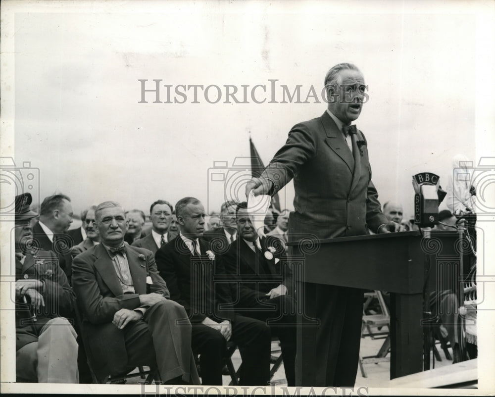 1941 Press Photo Merrill C. Meigs, OPM Aircraft Chief Speaks at Dedication - Historic Images