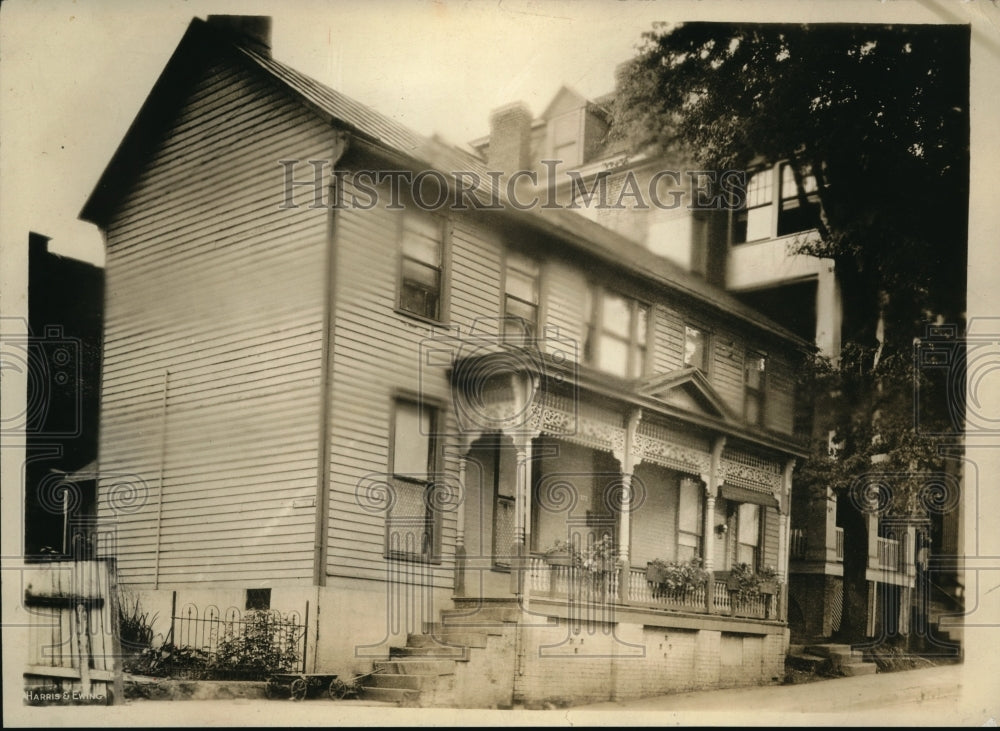 1924 Press Photo The modest home was the birthplace of John Davis - Historic Images