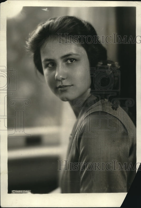 1922 Press Photo Miss Marthe Dumont of France & her Brazilian monkey - Historic Images