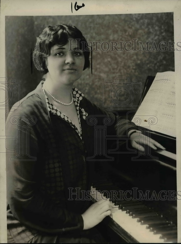 1925 Press Photo Mildred Seeba Florida soprano for opera-Historic Images