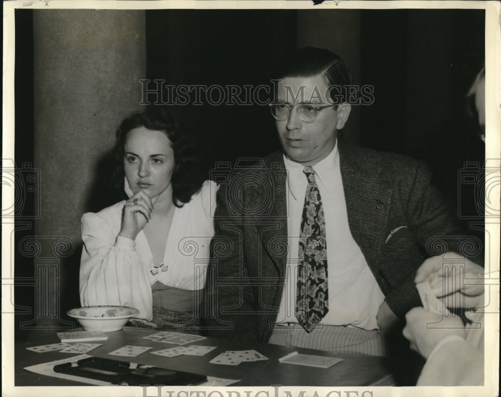 1941 Press Photo Mrs. John Barry &amp; World Champ Harry Fishbein At Bridge Tourney- Historic Images