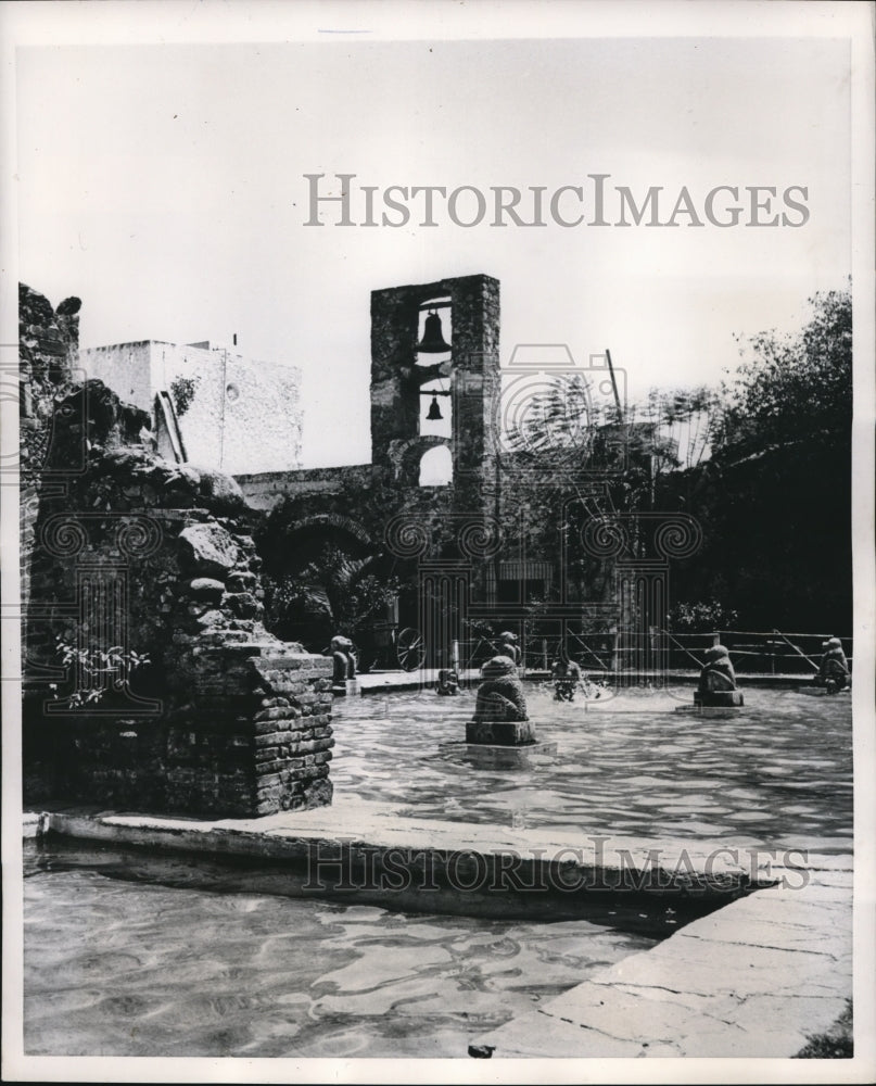 1952 Press Photo Bell Tower &amp; Swimming Pool, Vista Hermosa Resort, Mexico - Historic Images