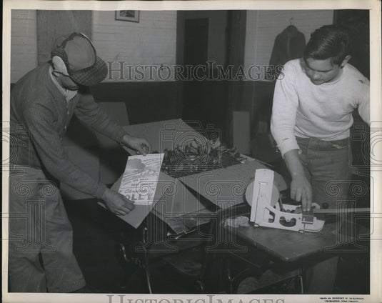 1946 Press Photo 2 School boys, loaned by the teacher - Historic Images