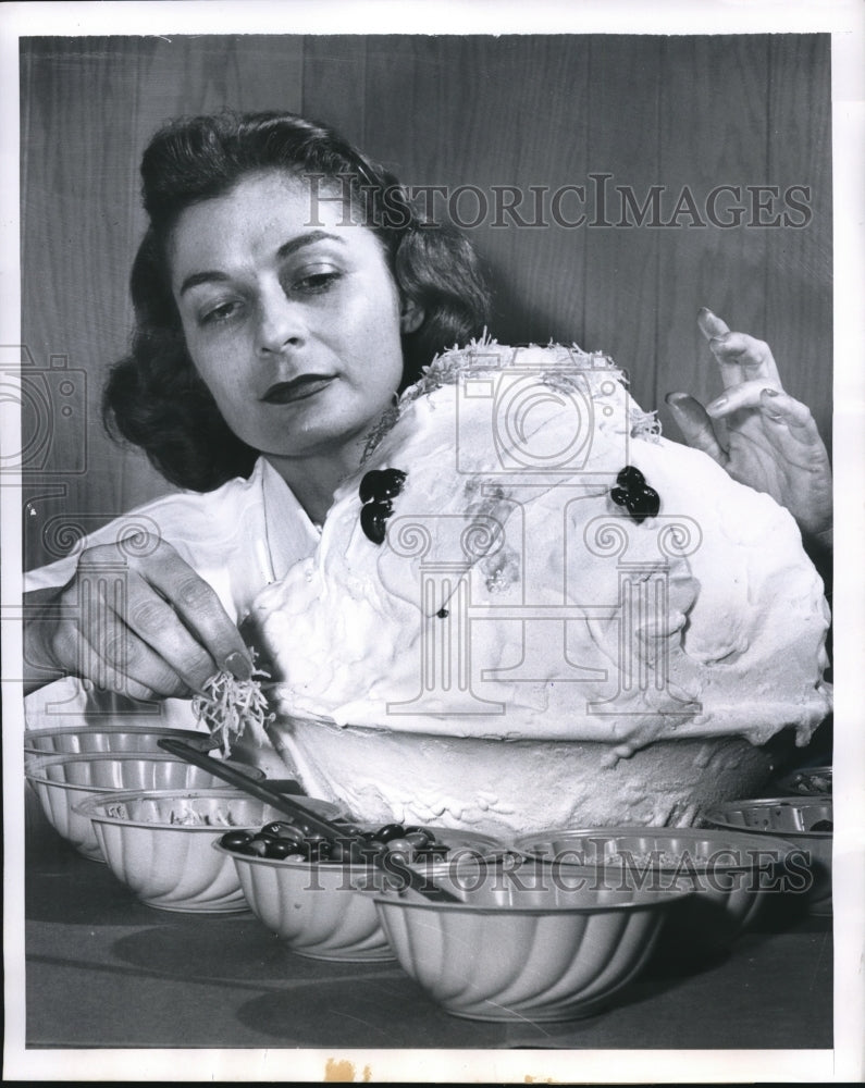 1959 Press Photo Sundae designed by housewife at Mister Softee Inc in NJ - Historic Images