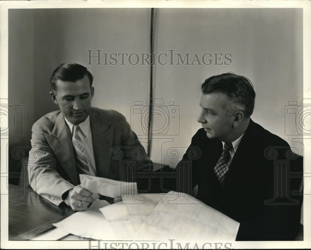 1935 Press Photo Lyle Robertson of WPA & Evan GriffithKansas WPA admin-Historic Images