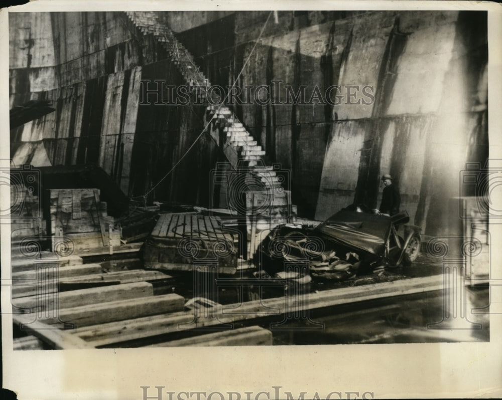 1931 Navy yard worker Joe OBrien fell 54 feet in his auto survives - Historic Images