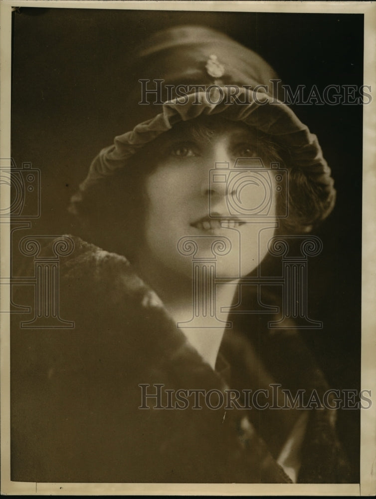 1926 Press Photo Hon Mrs Maurice Brett aka Zena Dare in London-Historic Images
