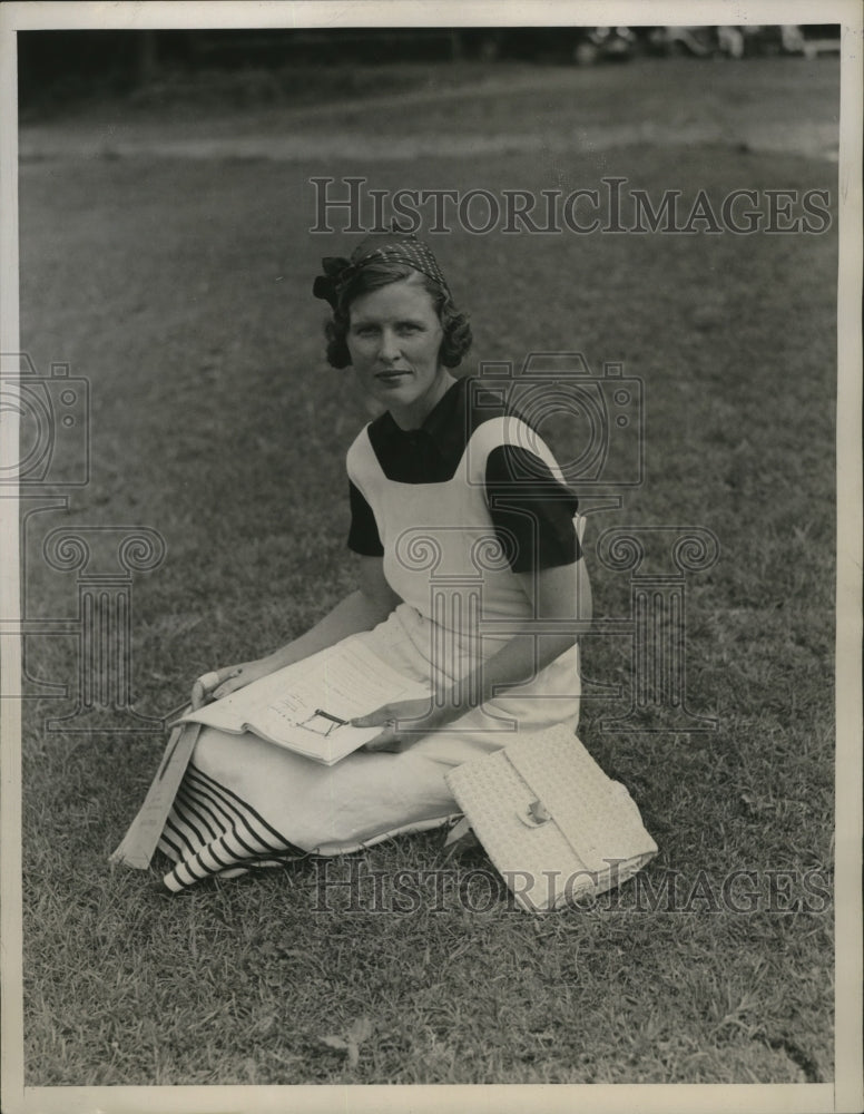 1937 Press Photo Mrs E Gardner Prime at horse show - nex84916- Historic Images