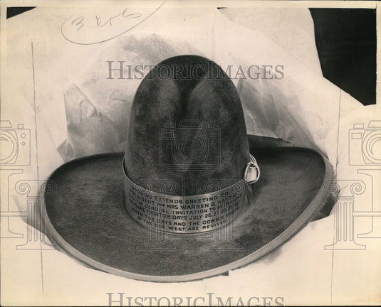 1923 Press Photo A cowboy hat on display - nex85810-Historic Images