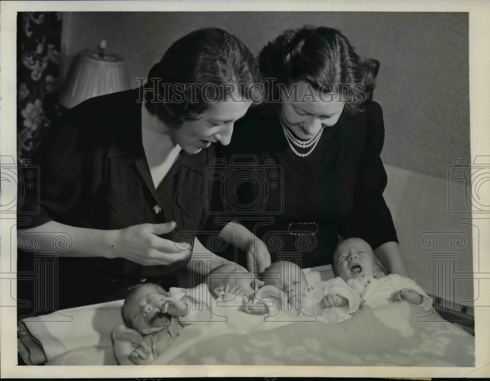 1943 Press Photo Wives Are Married George &amp; Edward Thielen Giver Birth to Twins-Historic Images