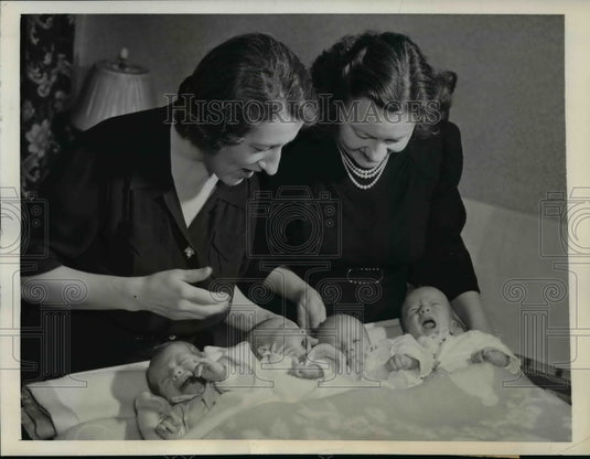 1943 Press Photo Wives Are Married George & Edward Thielen Giver Birth to Twins-Historic Images