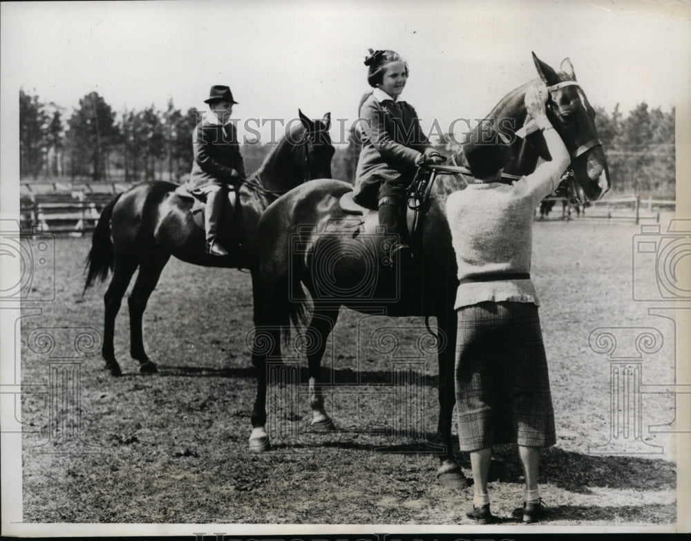 1935 Press Photo Janet Middleton Wins at Pinehurst Horse Show Mrs R S Tufts- Historic Images