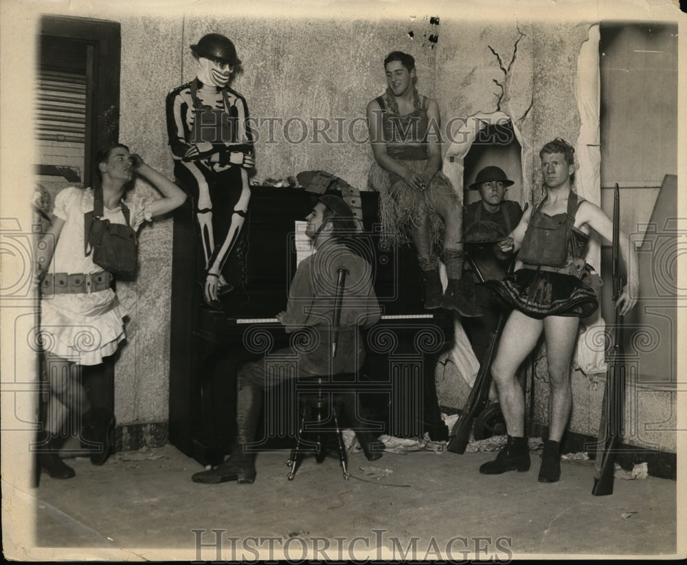 1925 Press Photo Musical With Men Performers - nex97695 - Historic Images