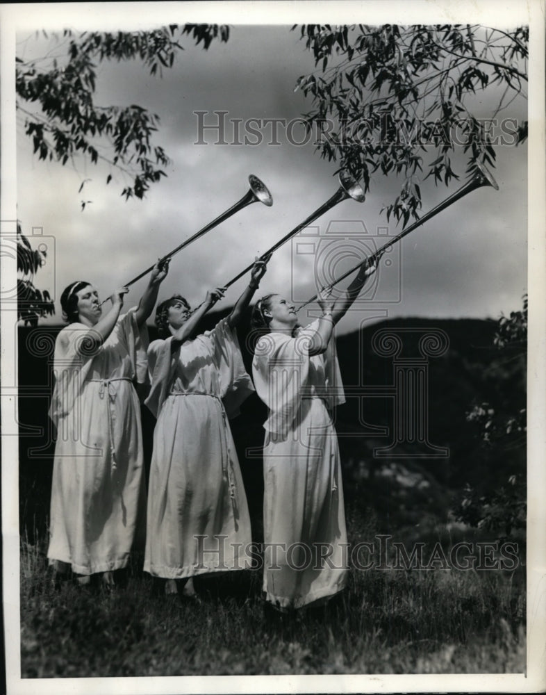 1941 Press Photo Trumpeters Practice for Easter Sunrise Services in Hollywood - Historic Images