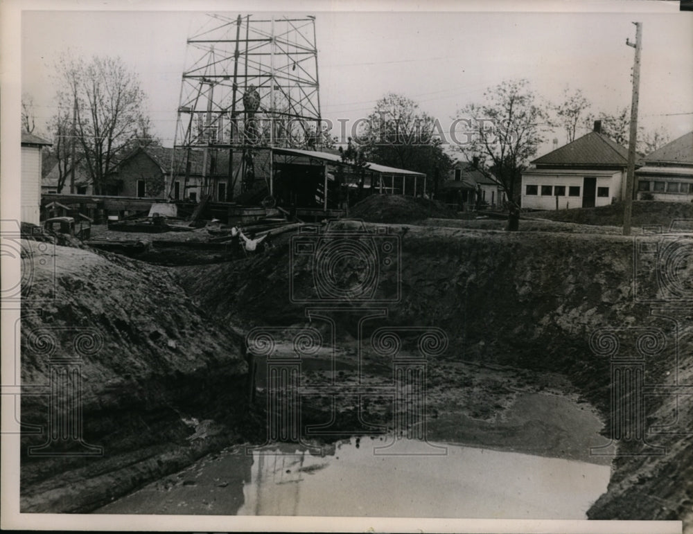 1936 Press Photo Oil well in residential area of Oklahoma City Oklahoma-Historic Images